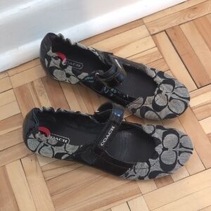 Coach Mary Jane Caryl Sig Flats Size 6B